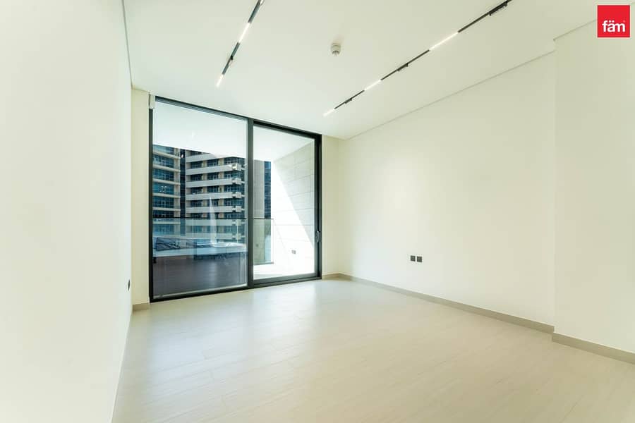 Burj View| Vacant | High ROI | Private Jaccuzi - Image 8