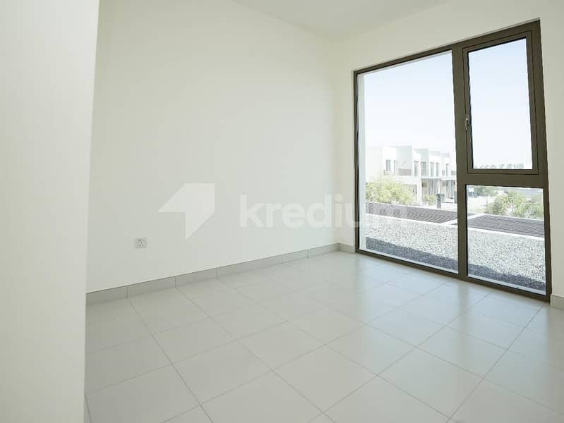 Ready to Move | Big Layout | Pool View - Image 7