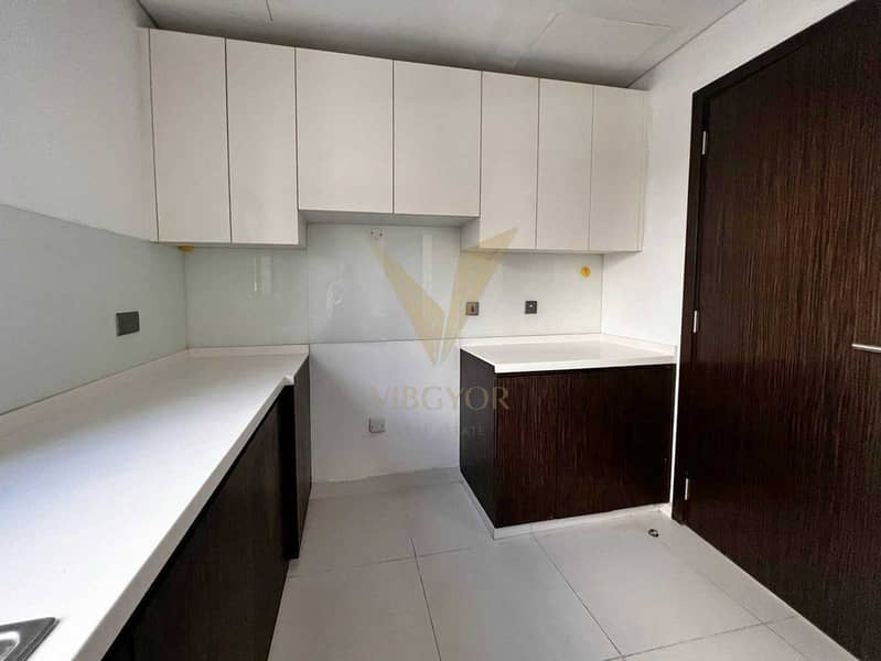 Luxury 6BR Villa | Prime Location-Spacious Layout - Image 22