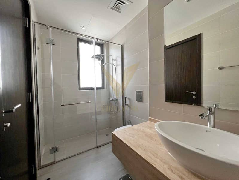 Luxury 6BR Villa | Prime Location-Spacious Layout - Image 26