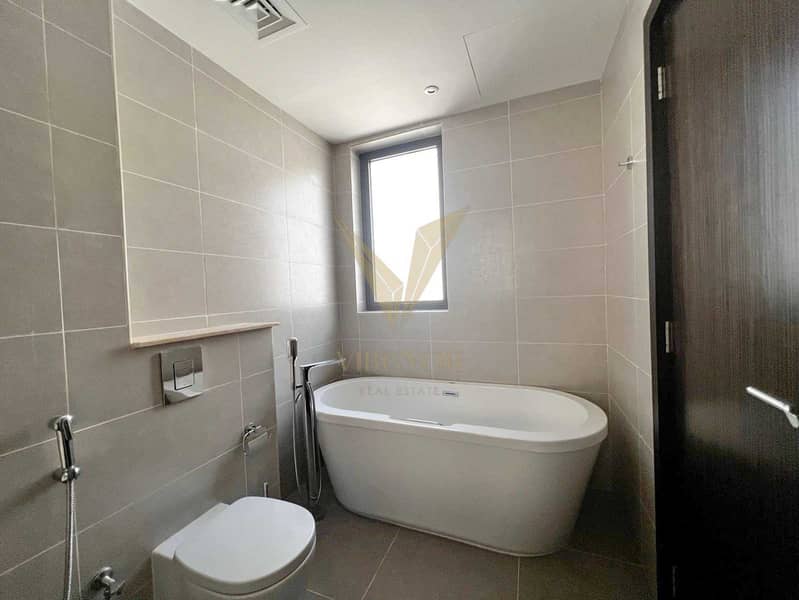 Luxury 6BR Villa | Prime Location-Spacious Layout - Image 27