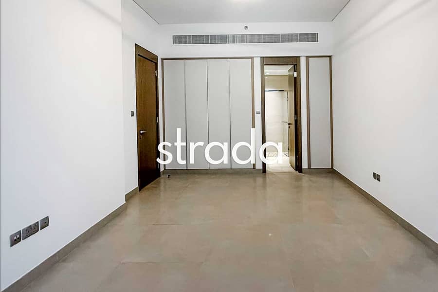 Large 1 bed | Balcony | Available now