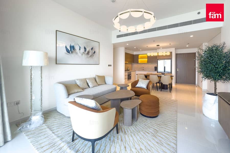 Luxury Waterfront Apartment| Stunning Views