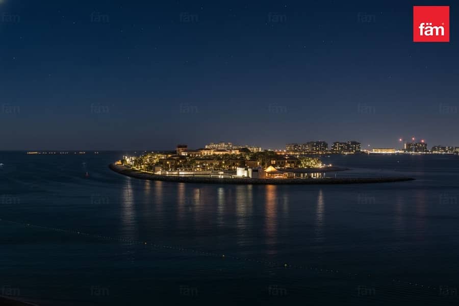 Luxury Waterfront Apartment| Stunning Views