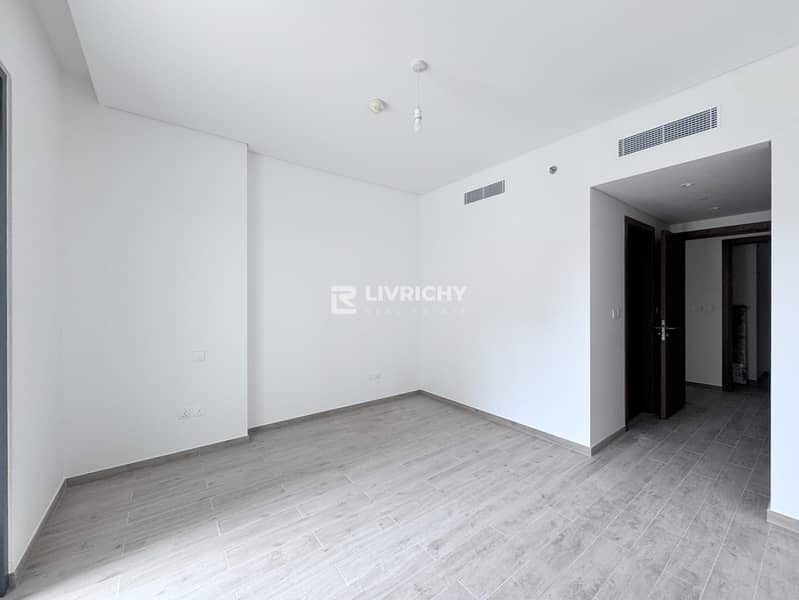 Ready to Move | City Walk Expert | Good Location - Image 6