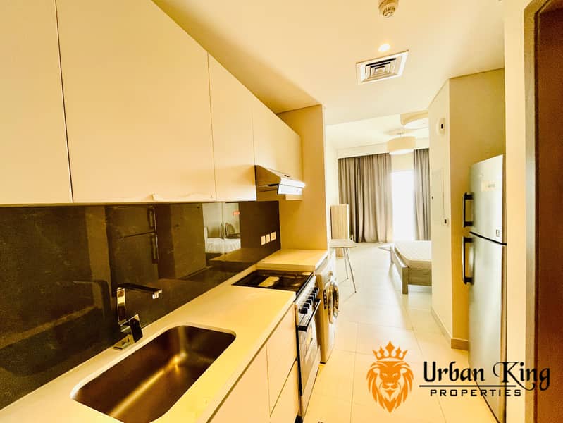 Fully furnished | Higher-floor | Vacant - Image 10