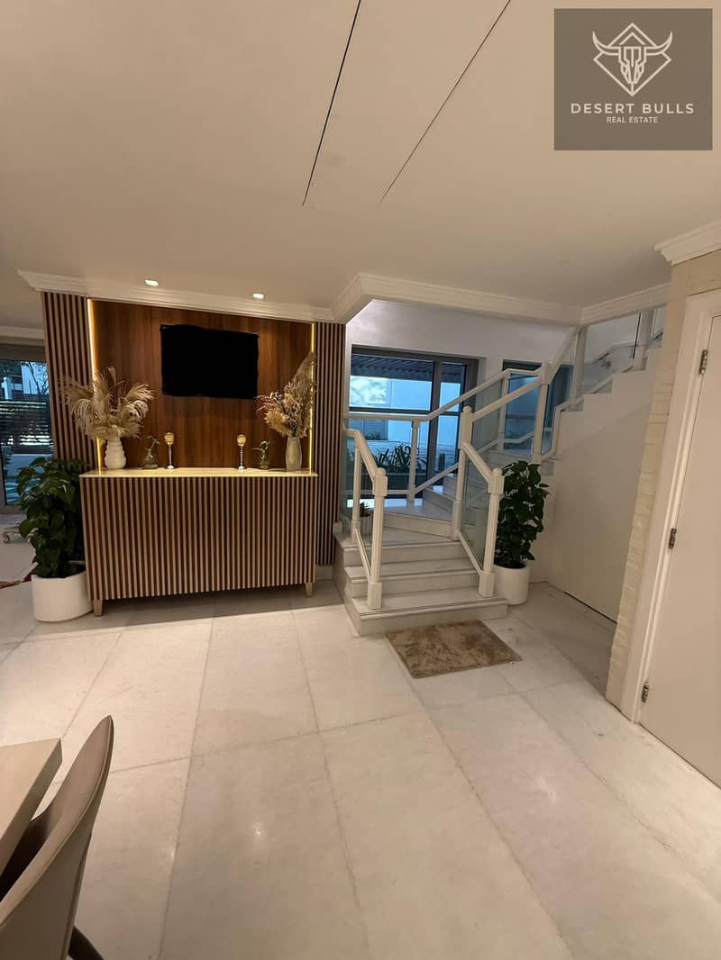 Duplex Garden Villa I Upgraded I Vacant on Transfer - Image 9