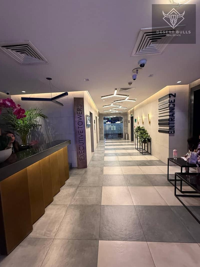 Duplex Garden Villa I Upgraded I Vacant on Transfer - Image 11