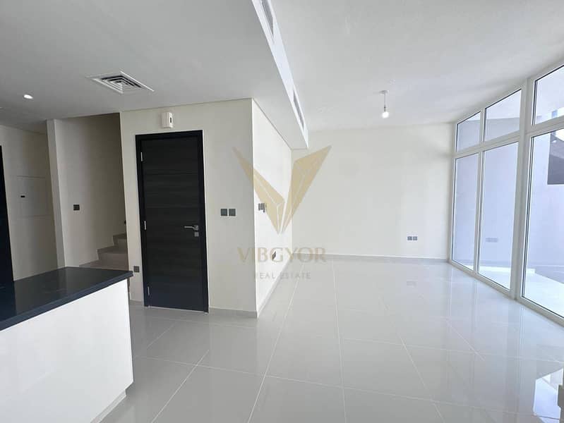 Modern 3BR Townhouse | Albizia | DAMAC Hills 2 - Image 9