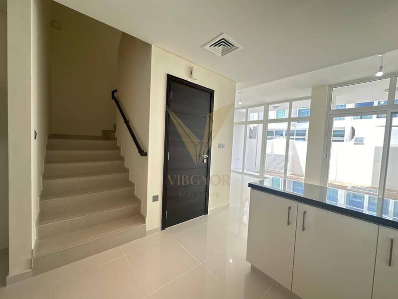 Modern 3BR Townhouse | Albizia | DAMAC Hills 2 - Image 12
