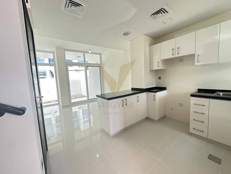 Modern 3BR Townhouse | Albizia | DAMAC Hills 2 - Image 16