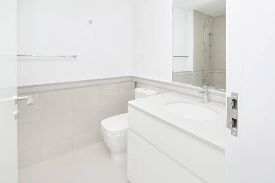 GREAT LOCATION | MID-FLOOR | READY TO MOVE IN - Image 9