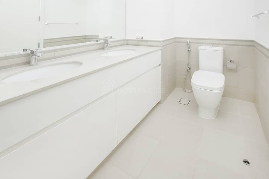 GREAT LOCATION | MID-FLOOR | READY TO MOVE IN - Image 11