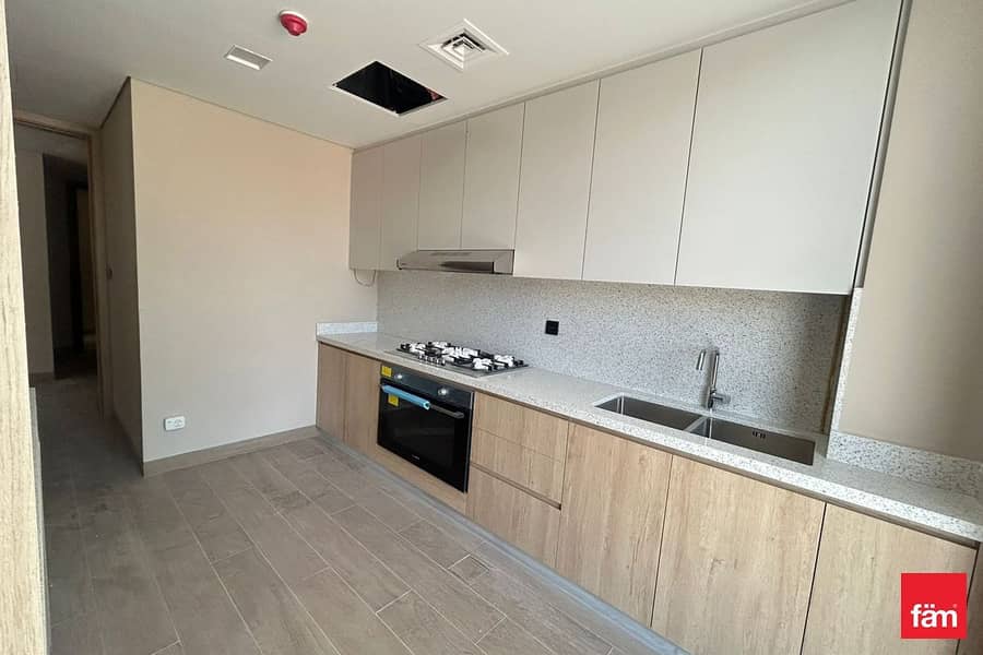 Prime Location | Ready To Move In | Brand New - Image 6