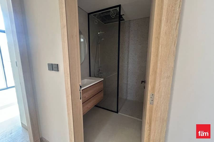 Prime Location | Ready To Move In | Brand New - Image 10