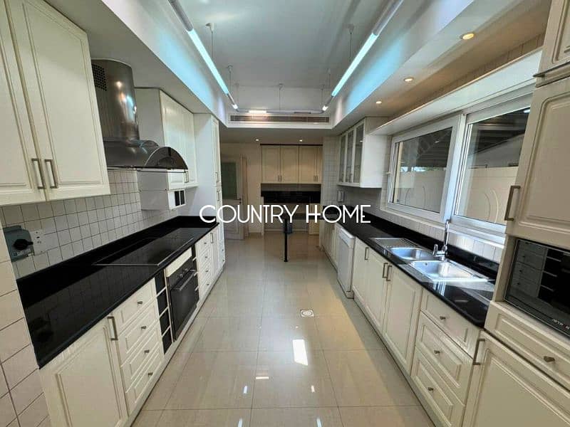 Chic Family Villa with Garden and More - Image 7