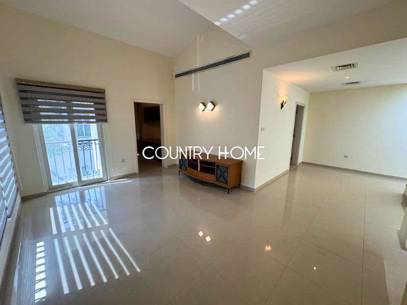 Chic Family Villa with Garden and More - Image 12