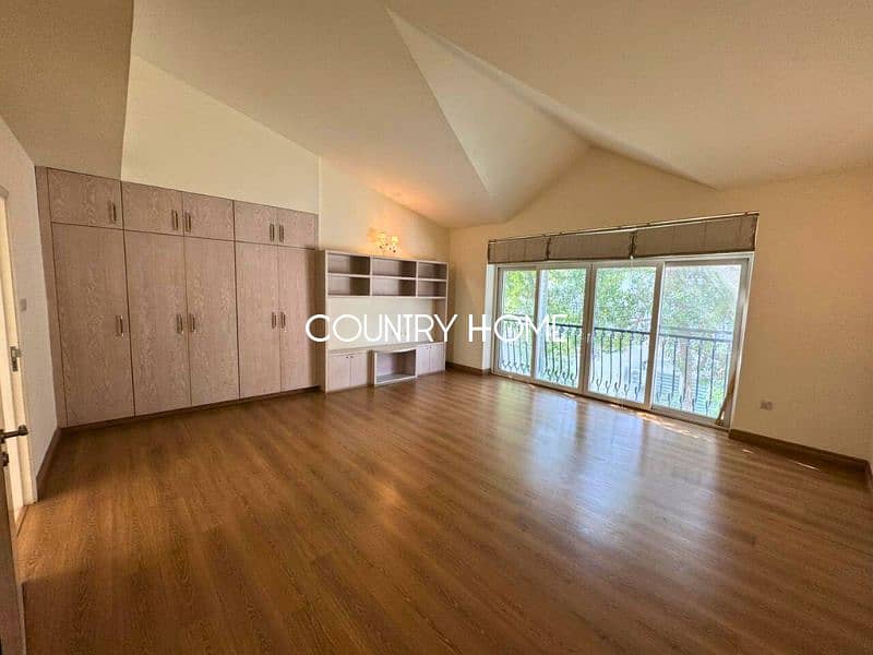 Chic Family Villa with Garden and More - Image 16