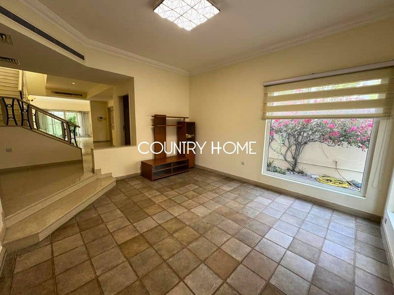 Chic Family Villa with Garden and More - Image 20