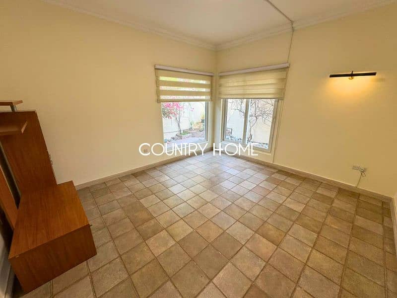 Chic Family Villa with Garden and More - Image 21