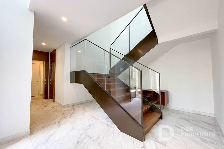 Furnished By Paramount | Single Row | Modern