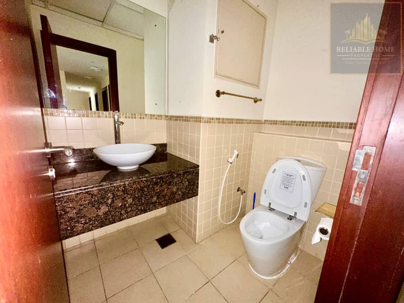 Well Maintained - Nice View - High Floor - Beach - Image 13