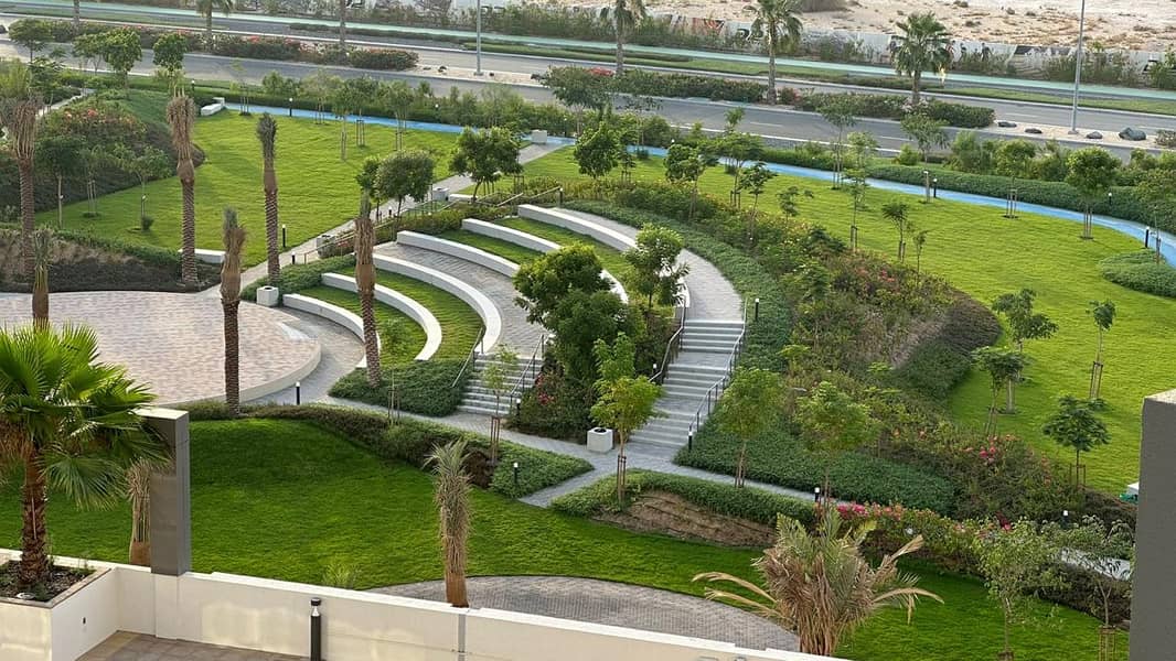 Fully Furnished | High Floor | Pool View - Image 11