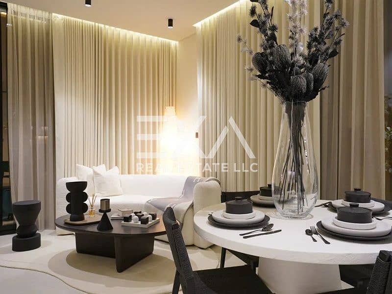 Prime Location I Pool and Park View I Luxury Apartment