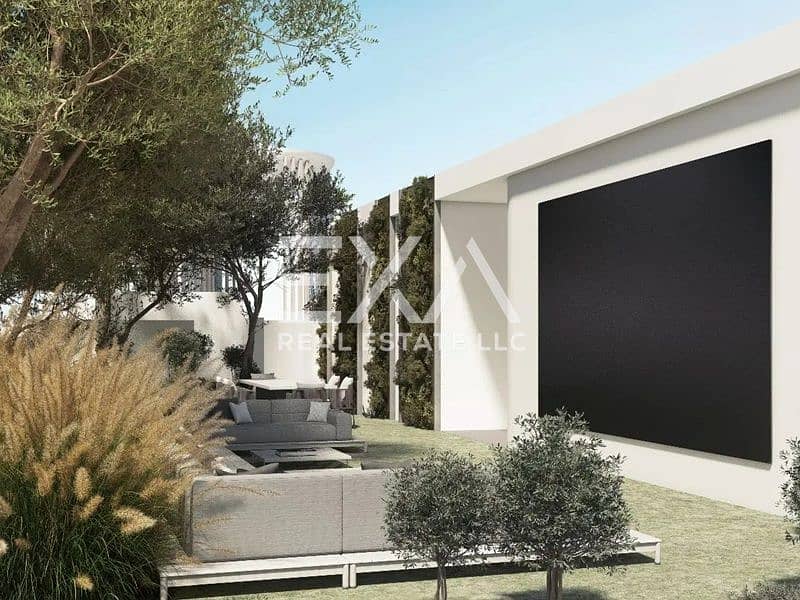 Prime Location I Pool and Park View I Luxury Apartment - Image 11