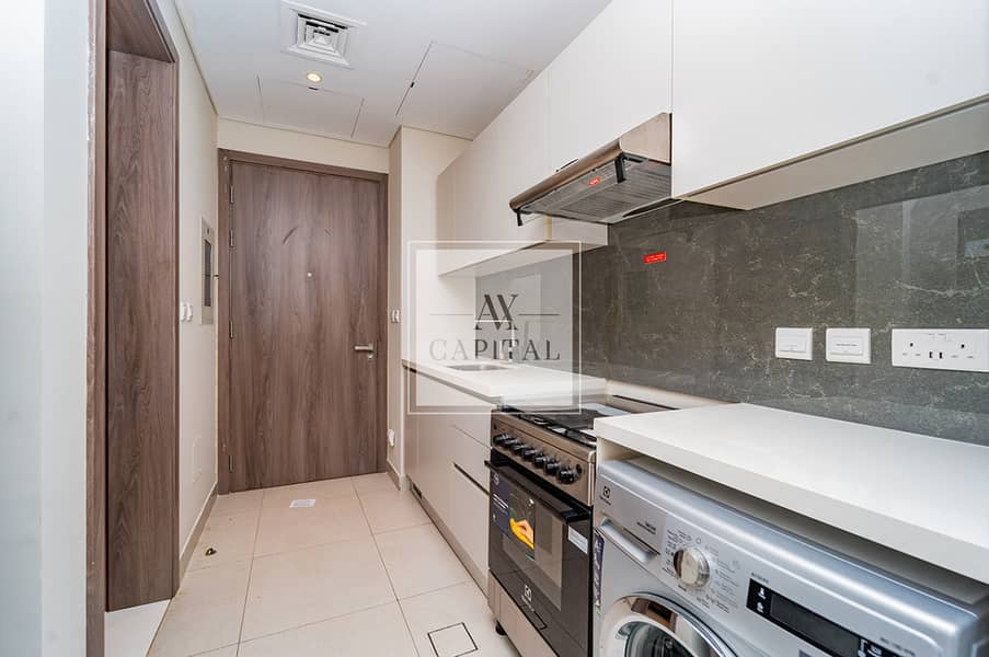 Large layout | Prime Location | Modern Furnishing - Image 7