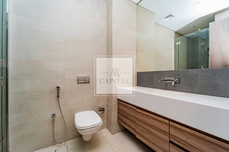 Large layout | Prime Location | Modern Furnishing - Image 8