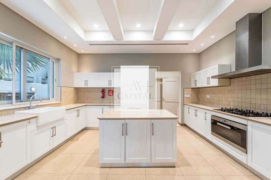 Close to Lagoon & Park | Well Kept | Vacant - Image 9