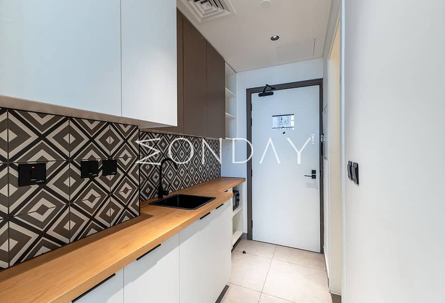 Modern Apartment | High Floor | Well Located