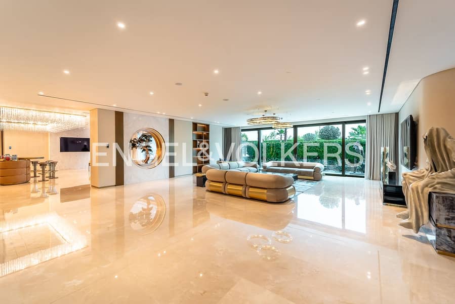 Prestigious Luxurious Living | with Private Pool - Image 18