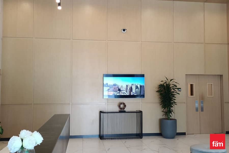 Dubai Skyline View | High Floor| Spacious Layout - Image 9