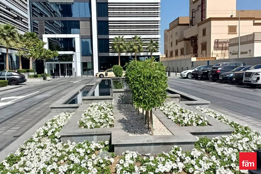 Dubai Skyline View | High Floor| Spacious Layout - Image 13