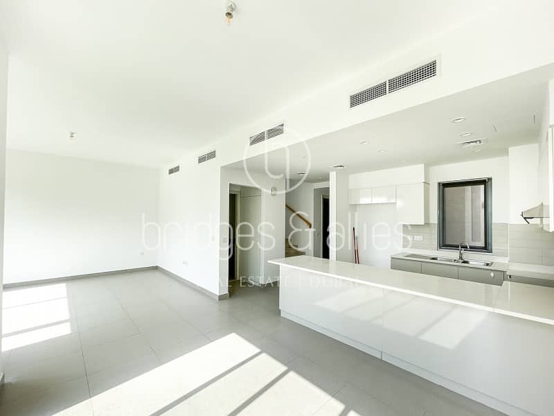 4 BED | 3M | DIRECT ON PARK | BEST VALUE | NEW - Image 6