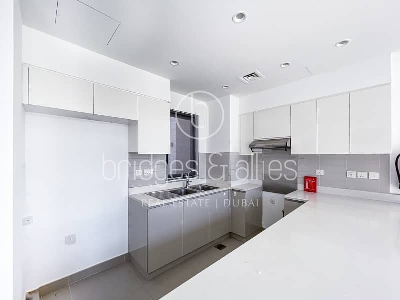 4 BED | 3M | DIRECT ON PARK | BEST VALUE | NEW - Image 11