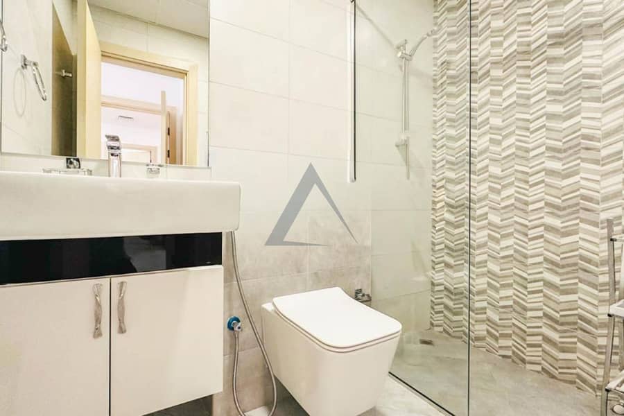 Furnished 2bhk Vacant : Pool View : Huge Terrace - Image 12