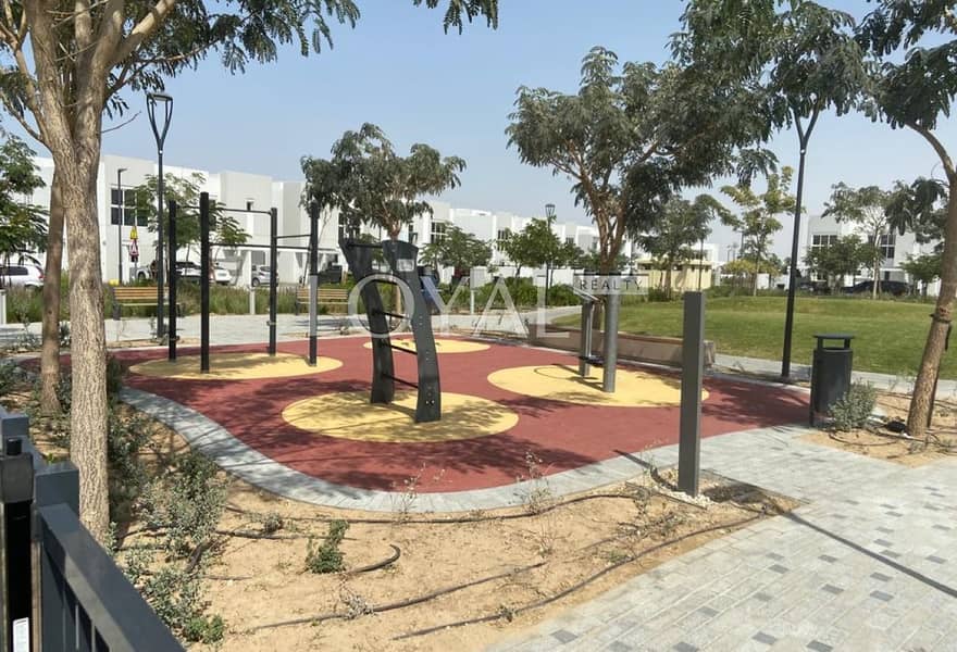 Well Maintained | Spacious Layout | Best Price - Image 11