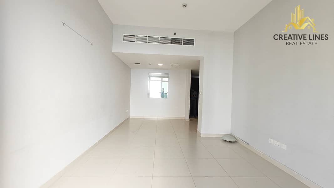 Spacious Modern 2Bedroom with pool view and closed kitchen apartment// ready to move// Cheque 4 to 6