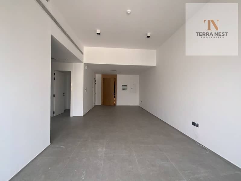 MODERN LIVING | SEPARATE LAUNDRY | CLOSE TO FIVE HOTEL AND MALL