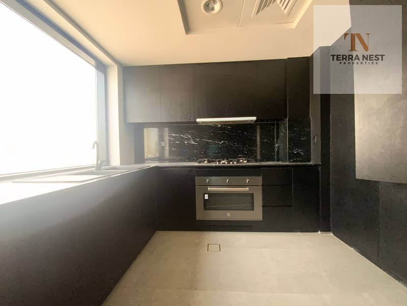 MODERN LIVING | SEPARATE LAUNDRY | CLOSE TO FIVE HOTEL AND MALL