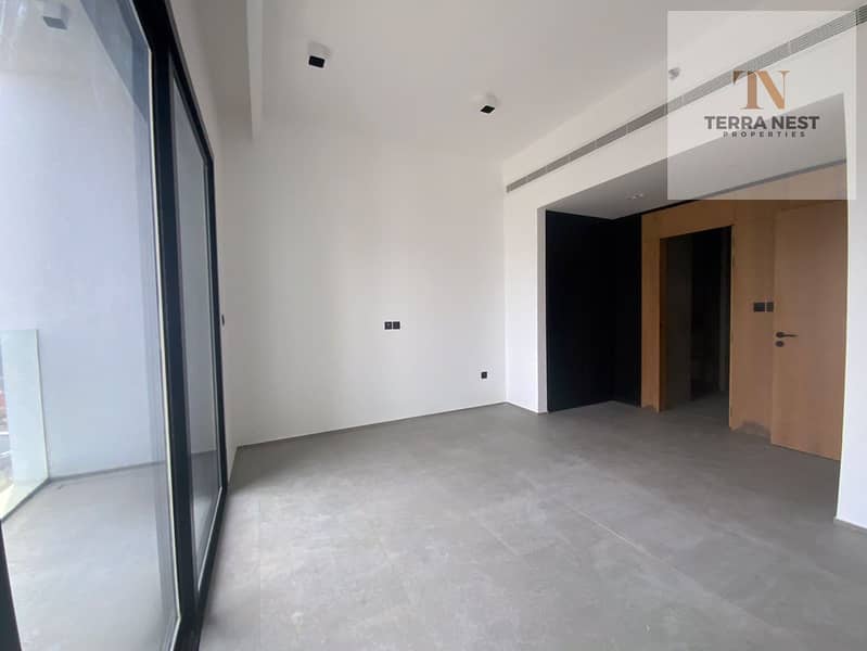 MODERN LIVING | SEPARATE LAUNDRY | CLOSE TO FIVE HOTEL AND MALL