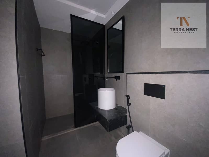 MODERN LIVING | SEPARATE LAUNDRY | CLOSE TO FIVE HOTEL AND MALL - Image 8