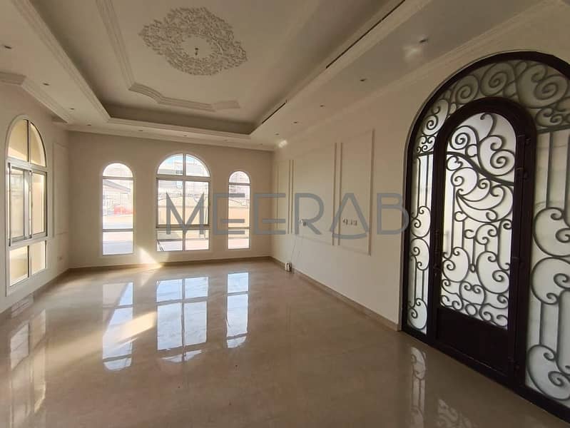 | NEW AND SPACIOUS VILLA WITH SERVICE BLOCK |