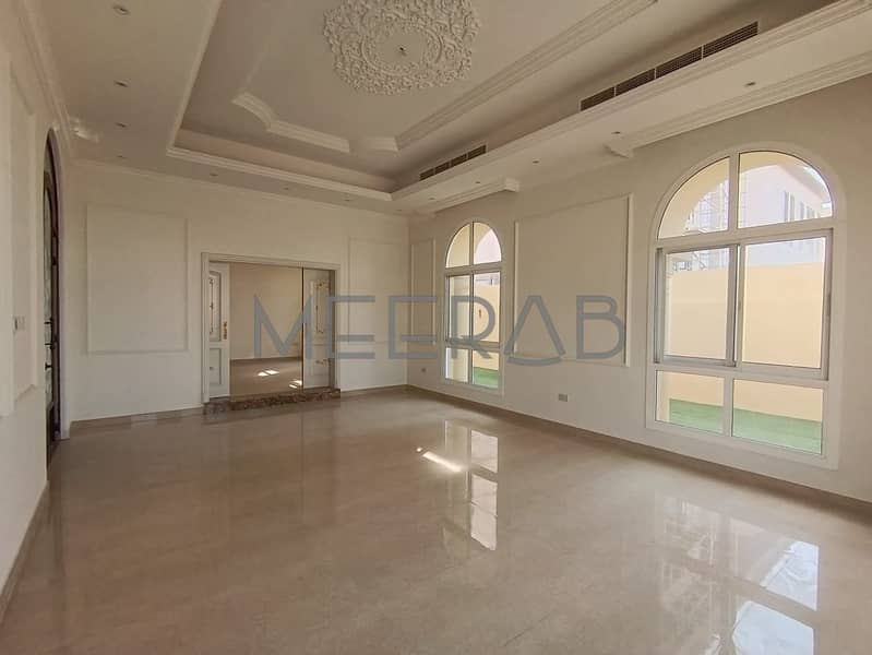 | NEW AND SPACIOUS VILLA WITH SERVICE BLOCK |