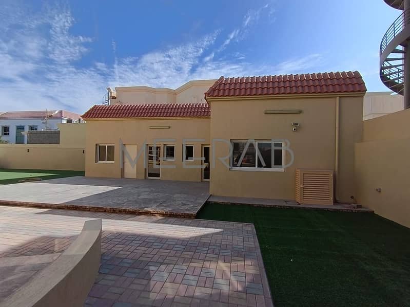 | NEW AND SPACIOUS VILLA WITH SERVICE BLOCK | - Image 25