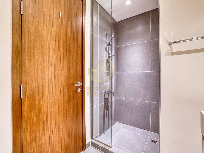 FULLY FURNISHED |WATER VIEW | HIGH FLOOR - Image 17