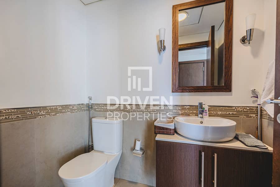 Desirable Apt | Burj View | Prestigious Location - Image 12